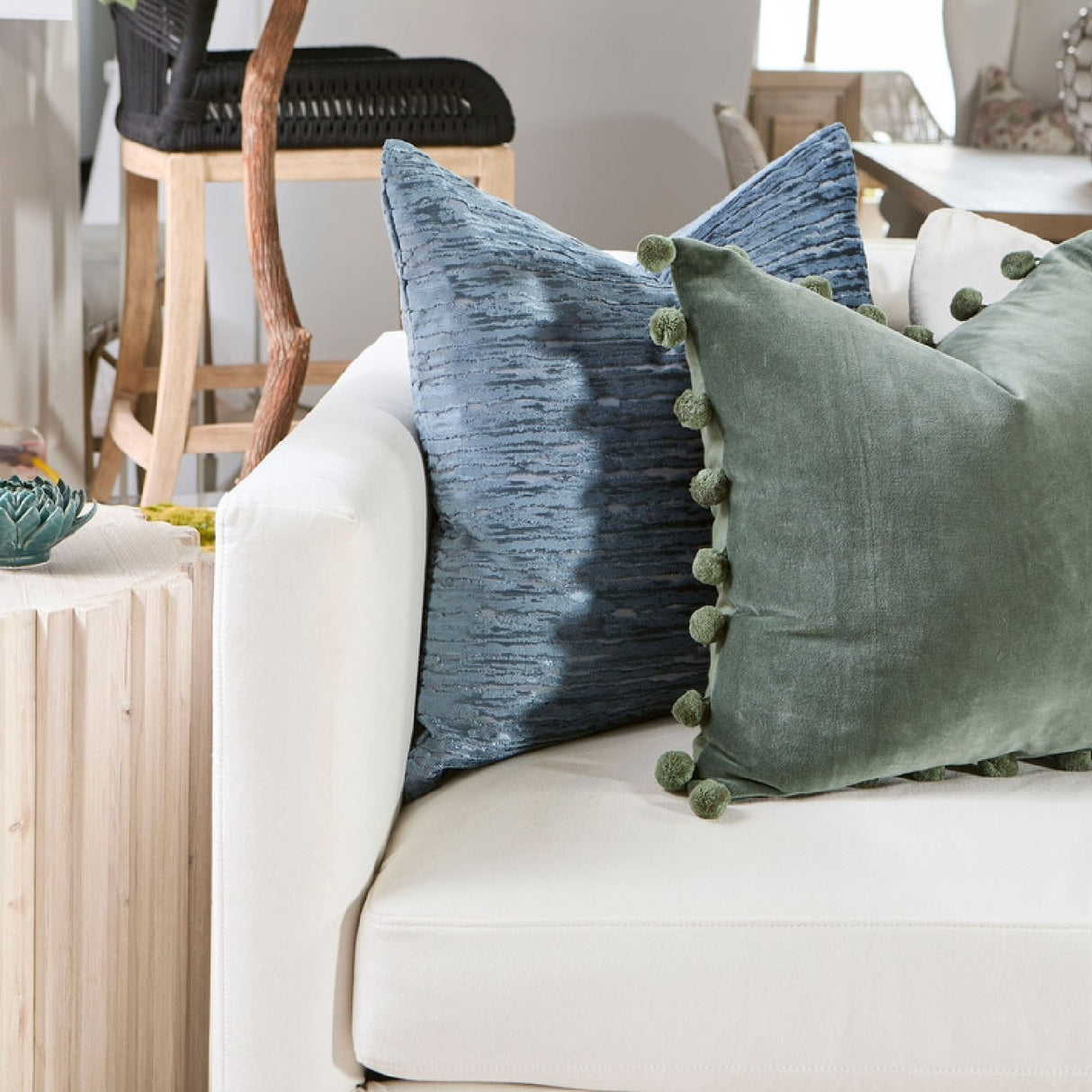 Modern European furniture - White Fabric Sofa - www.oroa.com
