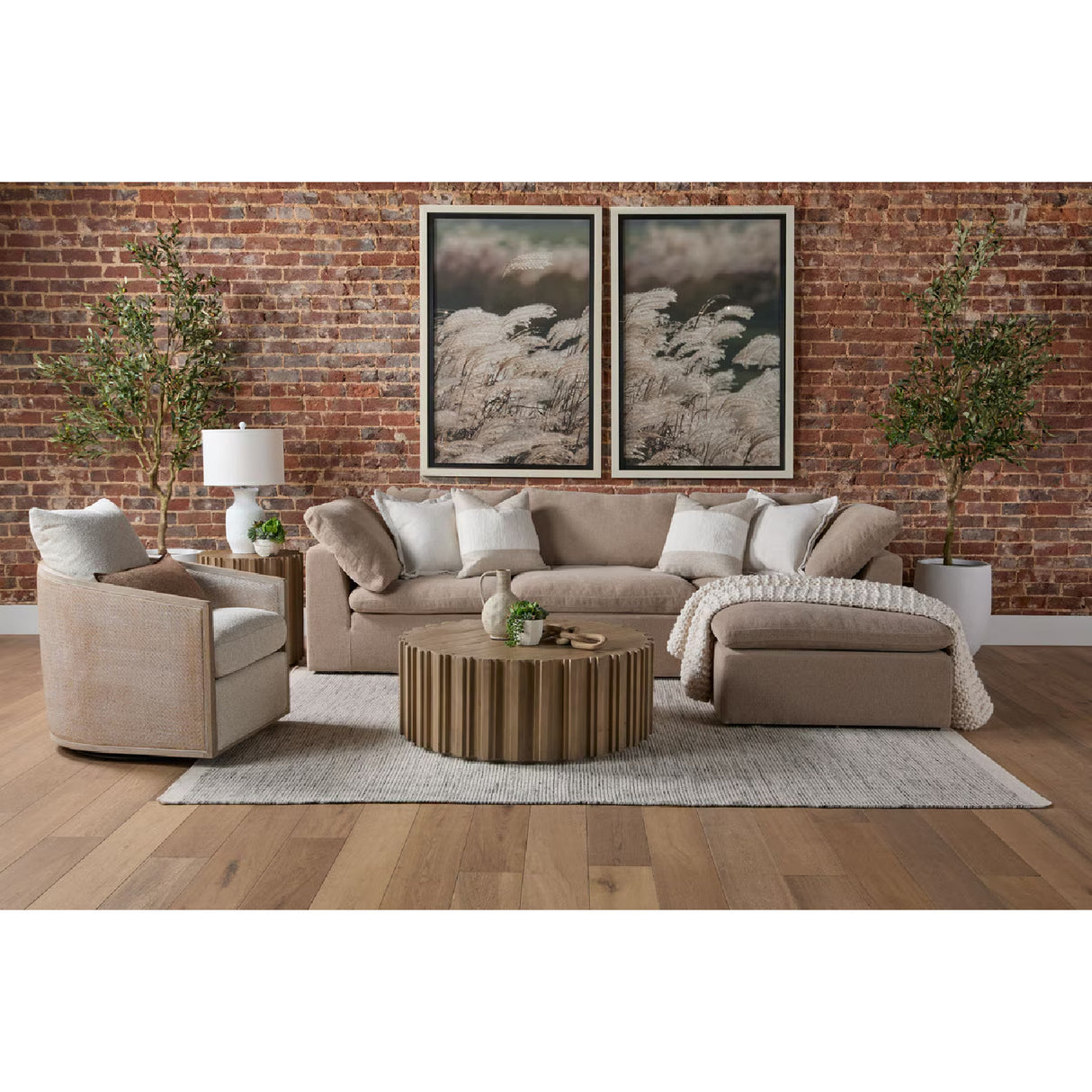 Modern European furniture - Cushioned Modular Sofa Chair - www.oroa.com