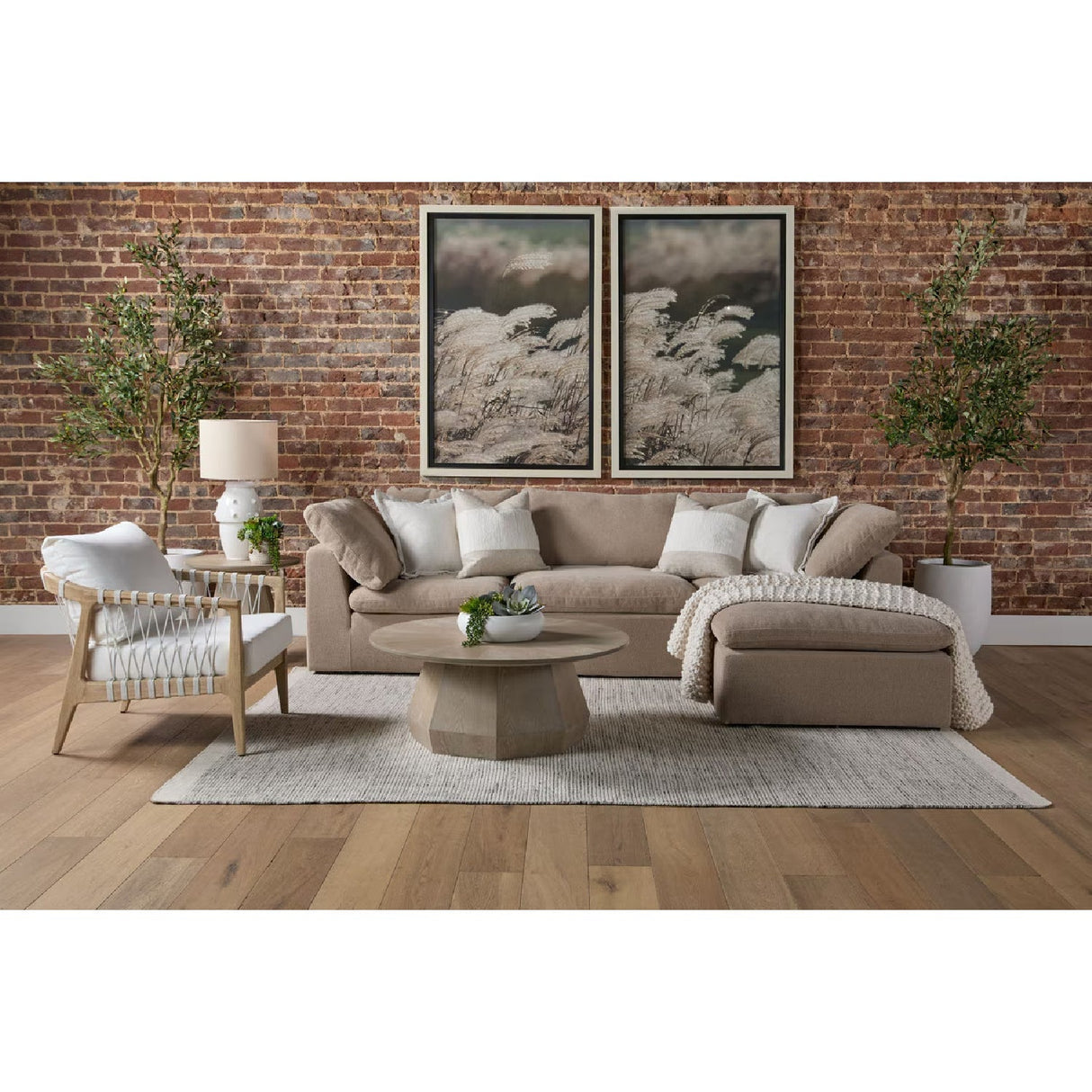 Modern European furniture - Cushioned Modular Sofa Chair - www.oroa.com