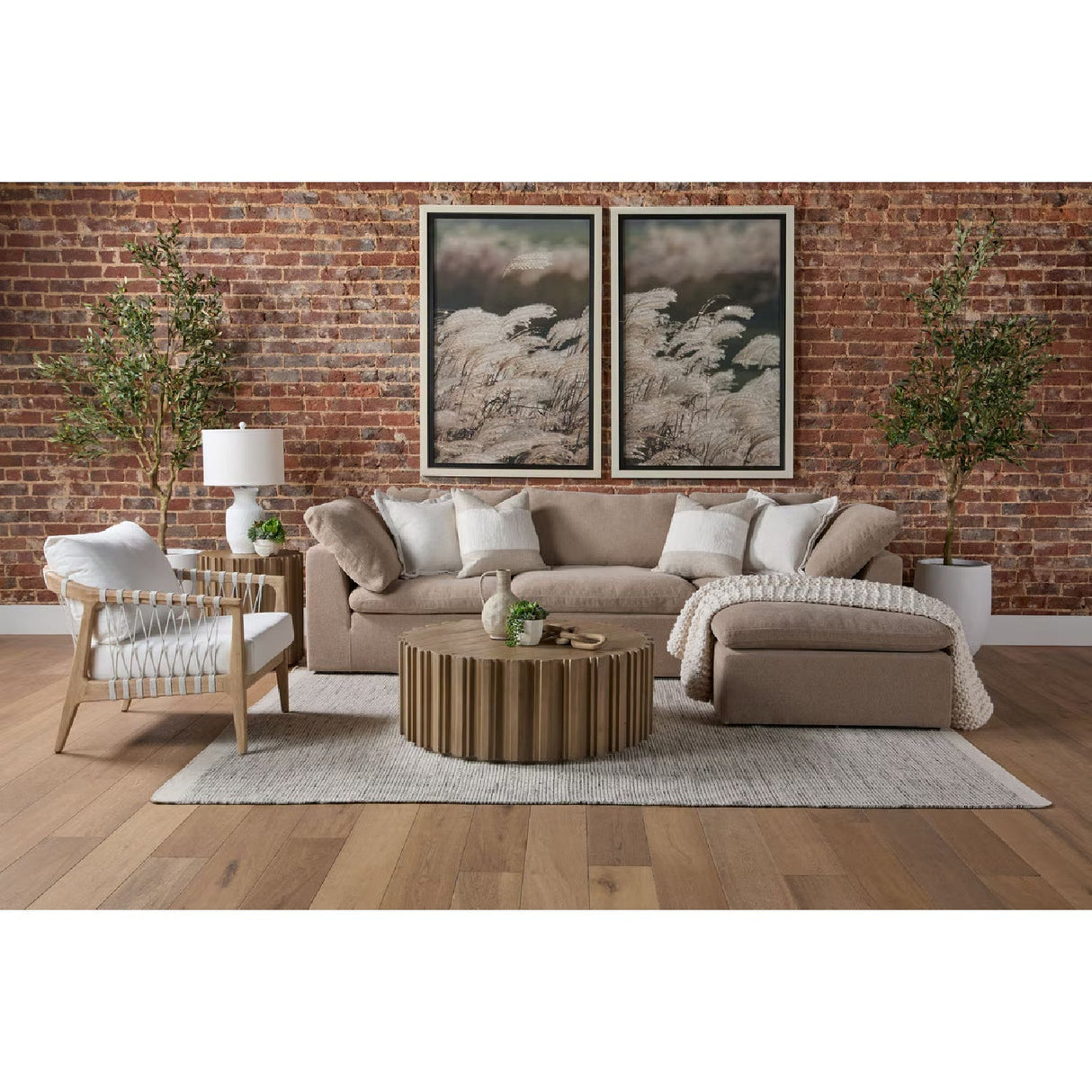 Modern European furniture - Cushioned Modular Sofa Chair - www.oroa.com