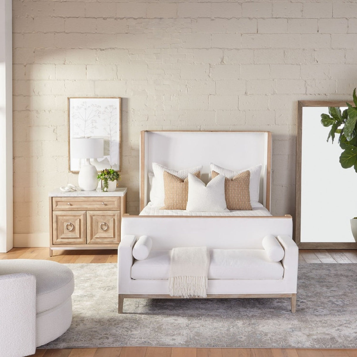 Modern European furniture - White Upholstered Bench - www.oroa.com