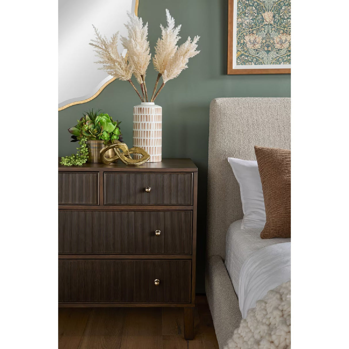 Modern European furniture - Minimalist Upholstered Bed - www.oroa.com