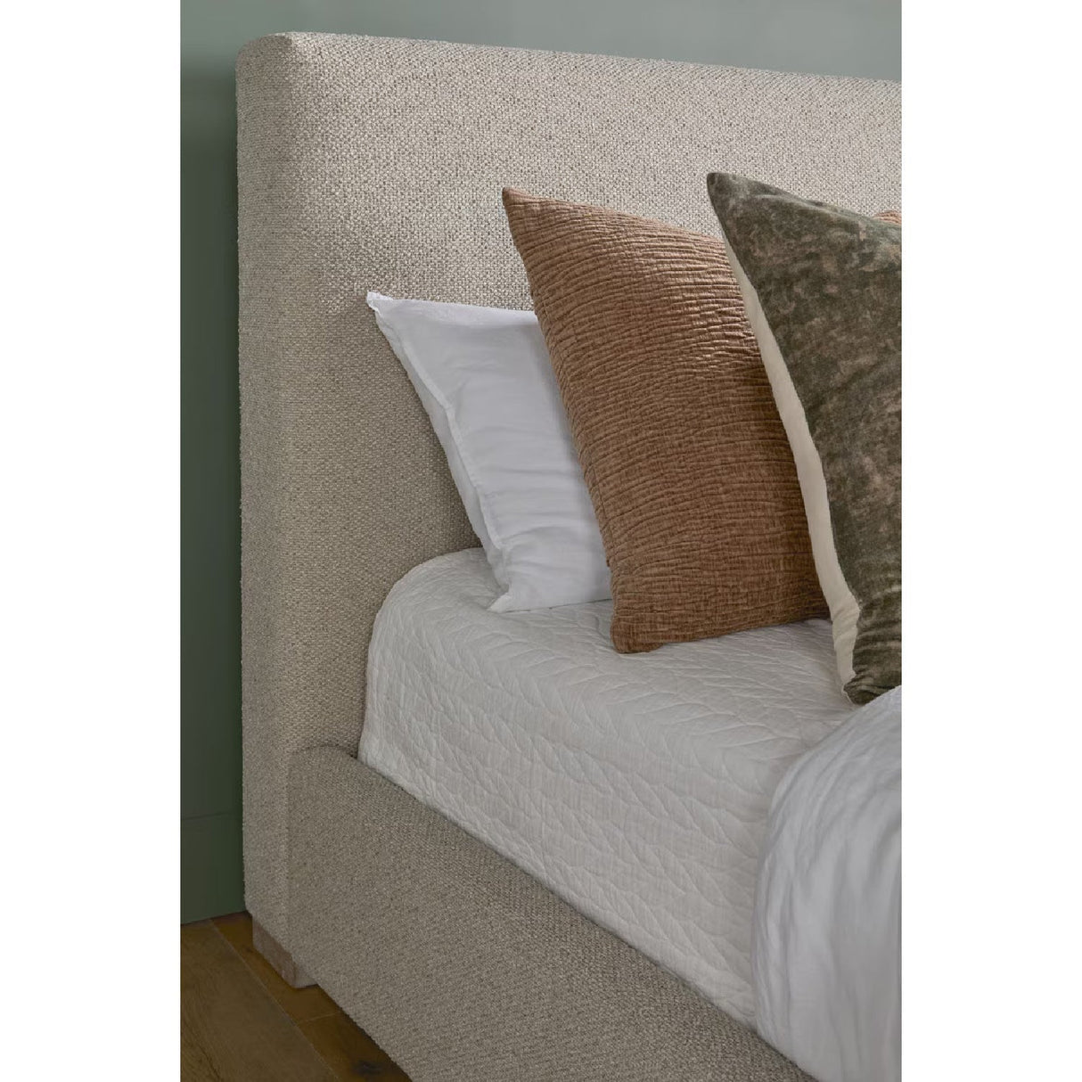 Modern European furniture - Minimalist Upholstered Bed - www.oroa.com