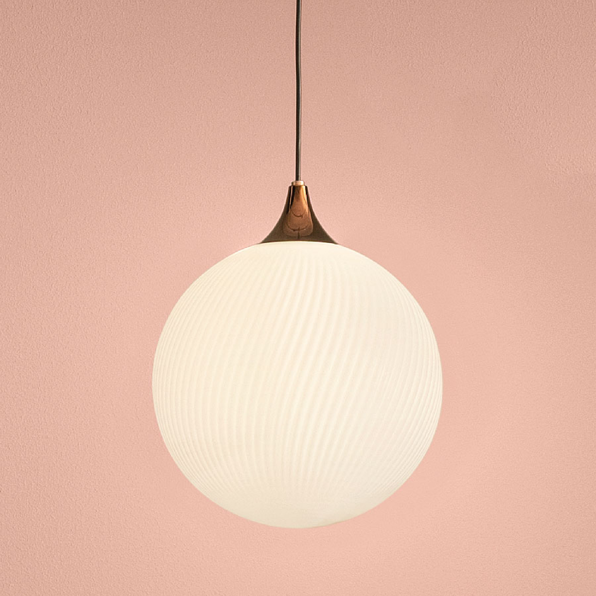 Glass Sphere Pendant Lamp | Masiero Tee