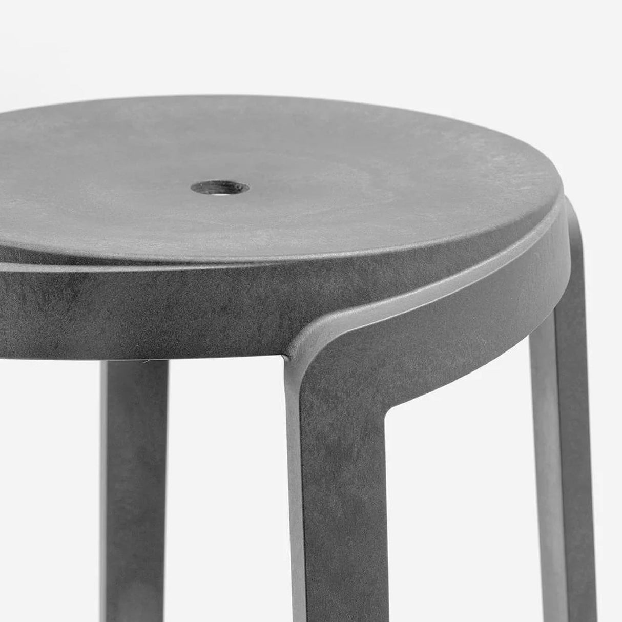 Regenerated Fiberglass Outdoor High Stool – Stack Maxi – outdoor rear view