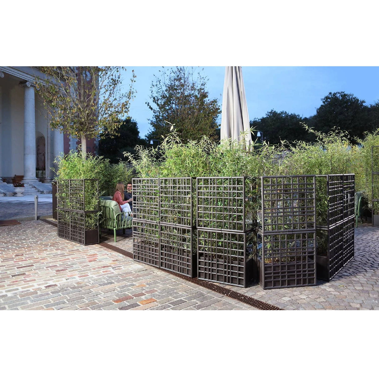 Regenerated Fiberglass Outdoor Wall Partition – Sipario – outdoor alternate view 20