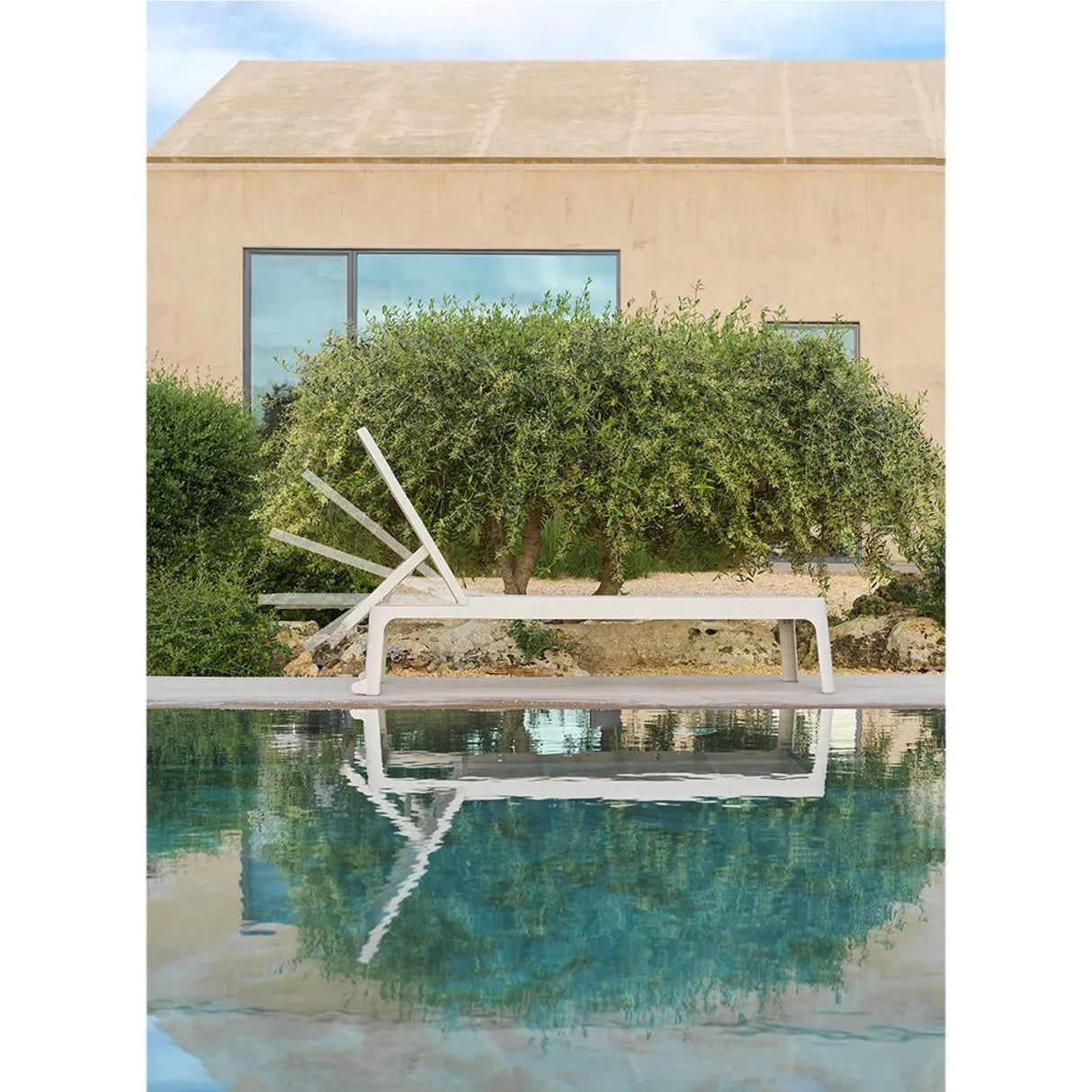 Stackable Fiberglass Outdoor Chaise Lounge – Plano – outdoor alternate view 18