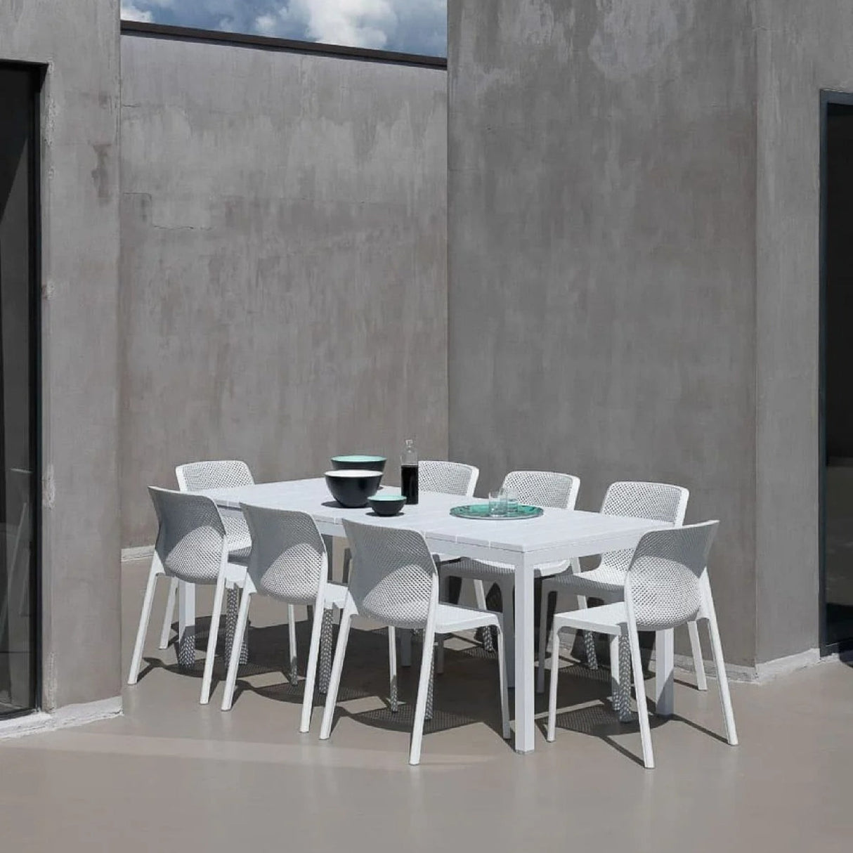 Aluminum Framed Extendible Outdoor Dining Table – Rio – outdoor alternate view 14