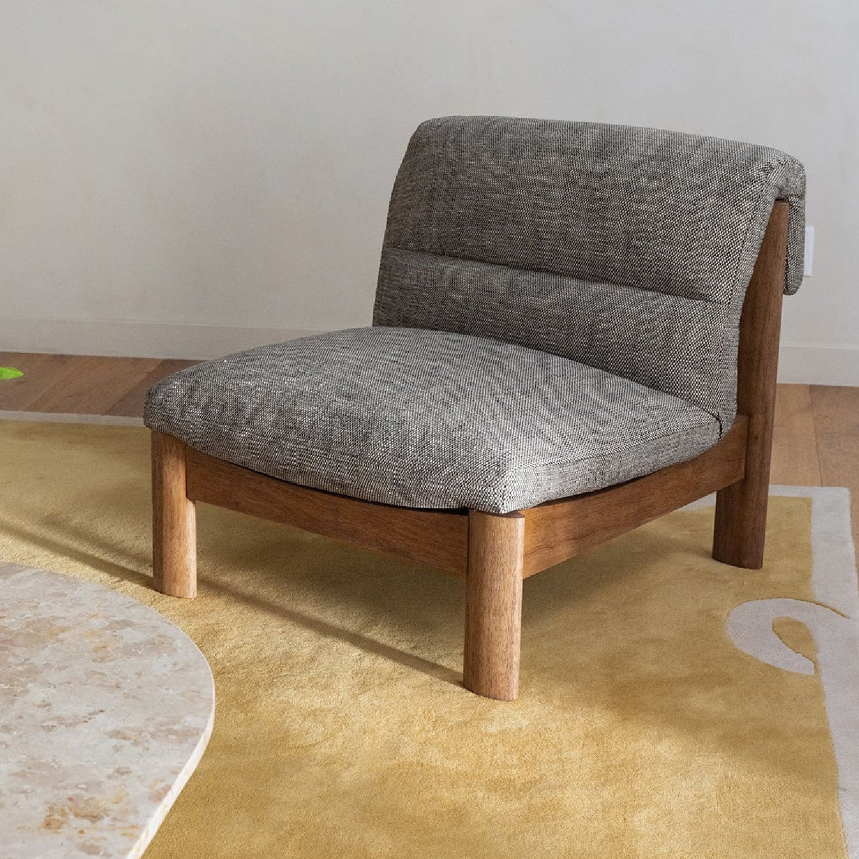 Modern or European furniture - Tufted Lounge Chair - www.oroa.com