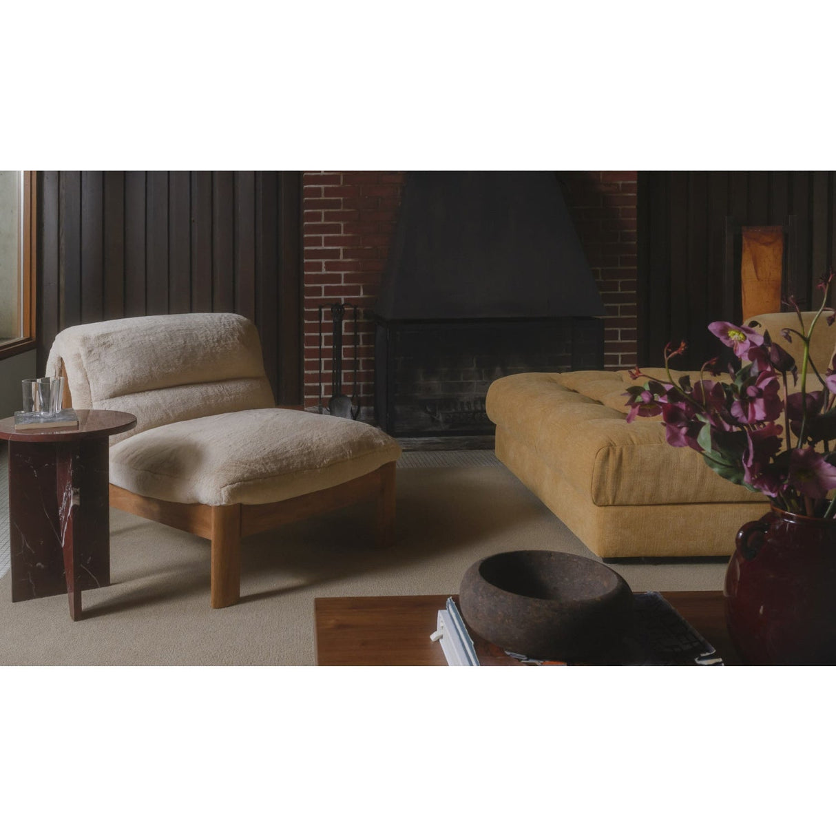 Modern or European furniture - Tufted Lounge Chair - www.oroa.com