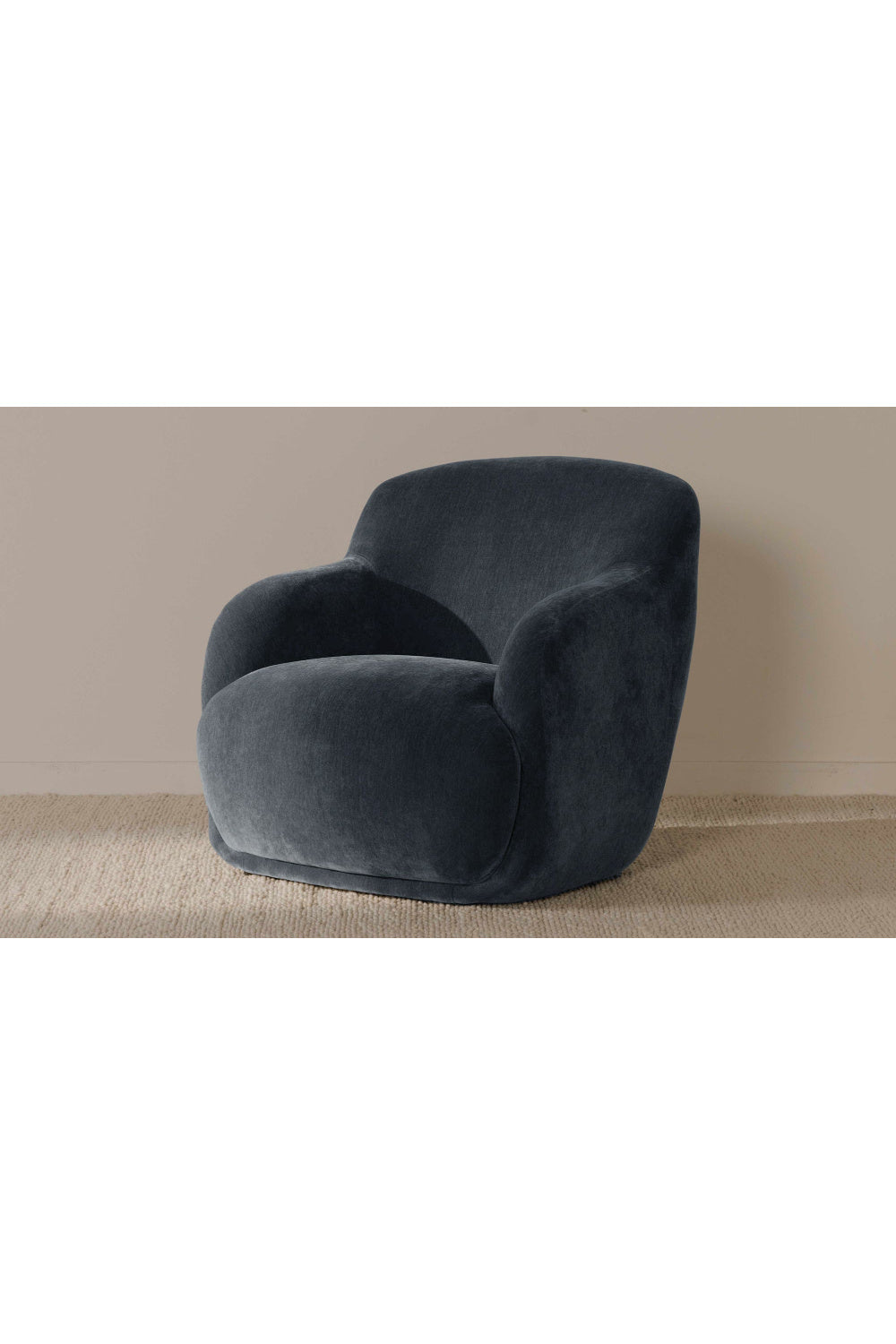 Chunky Upholstered Lounge Chair | Novi Living Stevie | Oroa.com