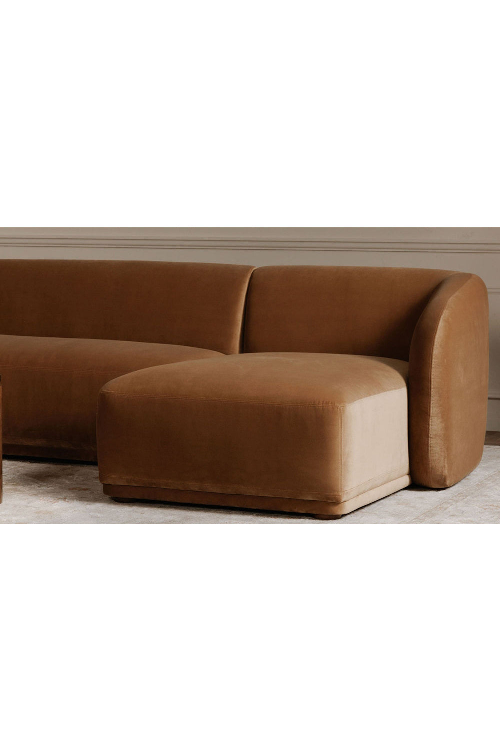 Curved Back Sectional Sofa | Novi Living Faye | Oroa.com