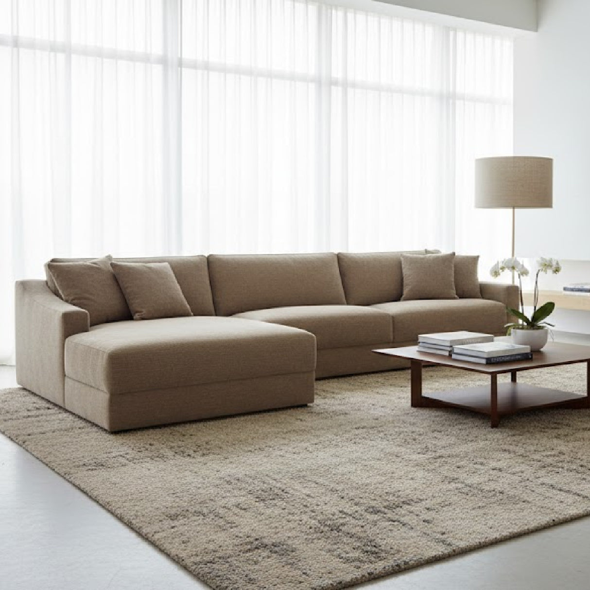 Minimalist Sectional Sofa | Novi Living Farrow | Oroa.com