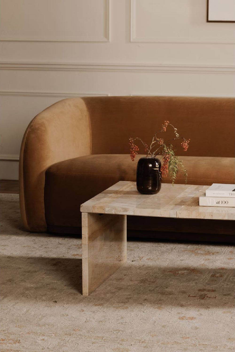 Modern European furniture - minimalist white curved sofa - www.oroa.com