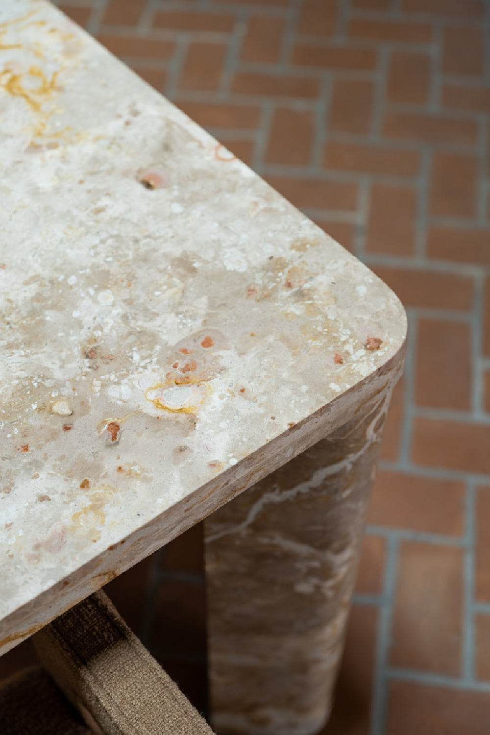 Minimalist Rectangular Dining Table | Novi Living Segment | Oroa.com