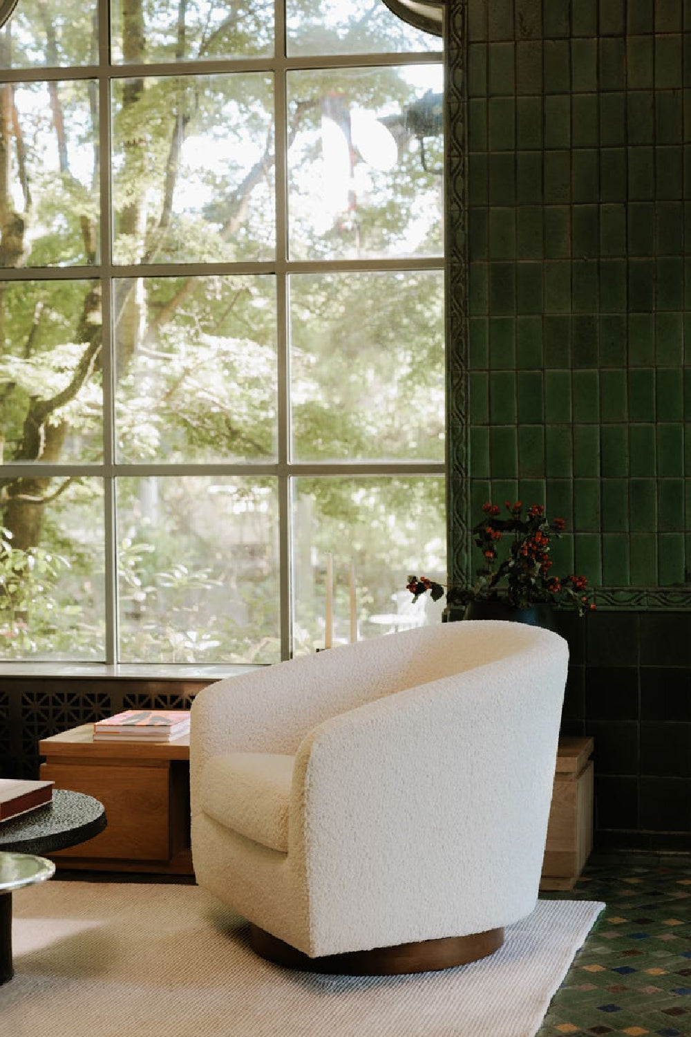 Modern European furniture - Curved Swivel Accent Chair - www.oroa.com