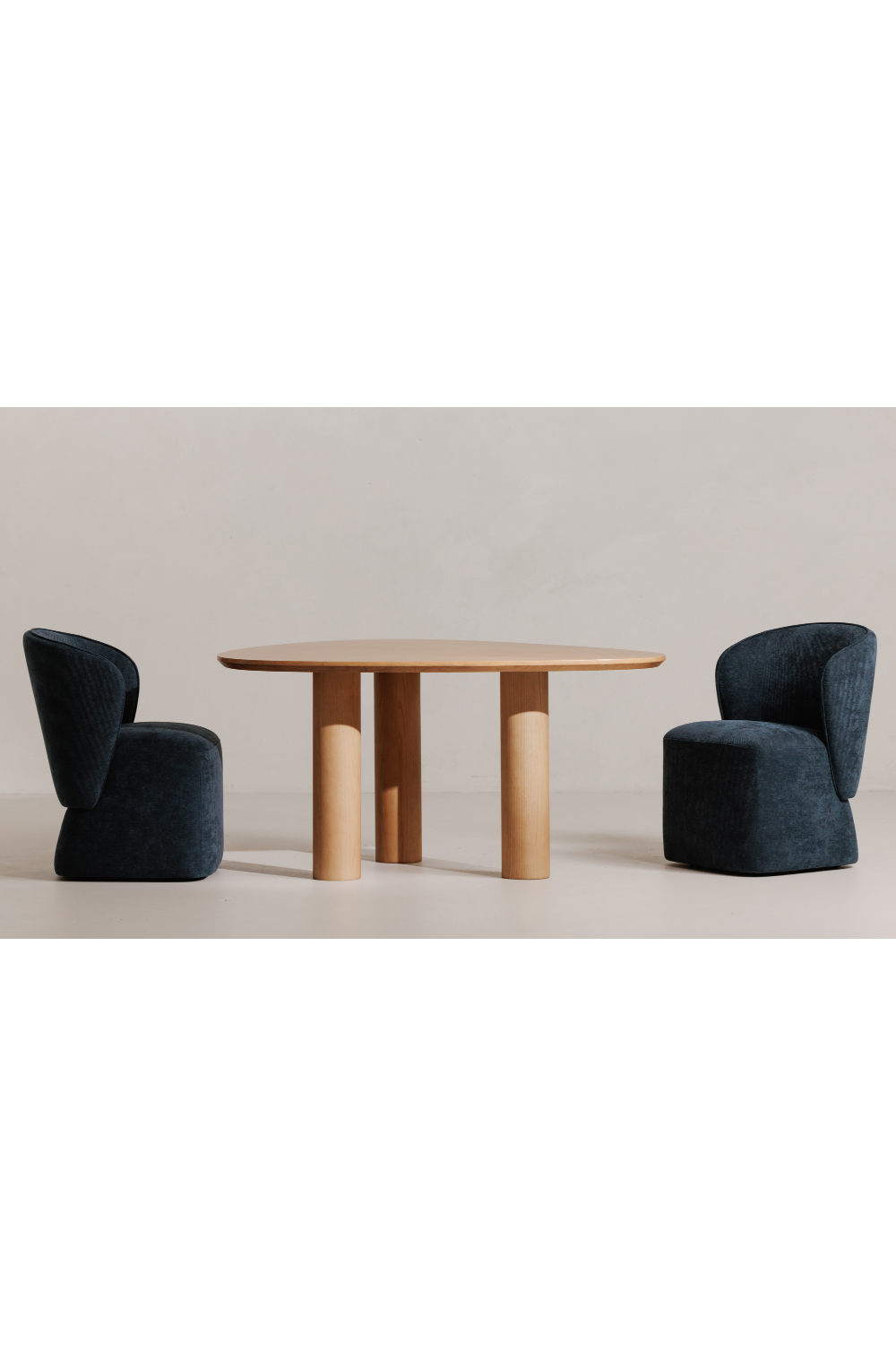 Curved Back Rolling Dining Chair | Novi Living Larson | Oroa.com