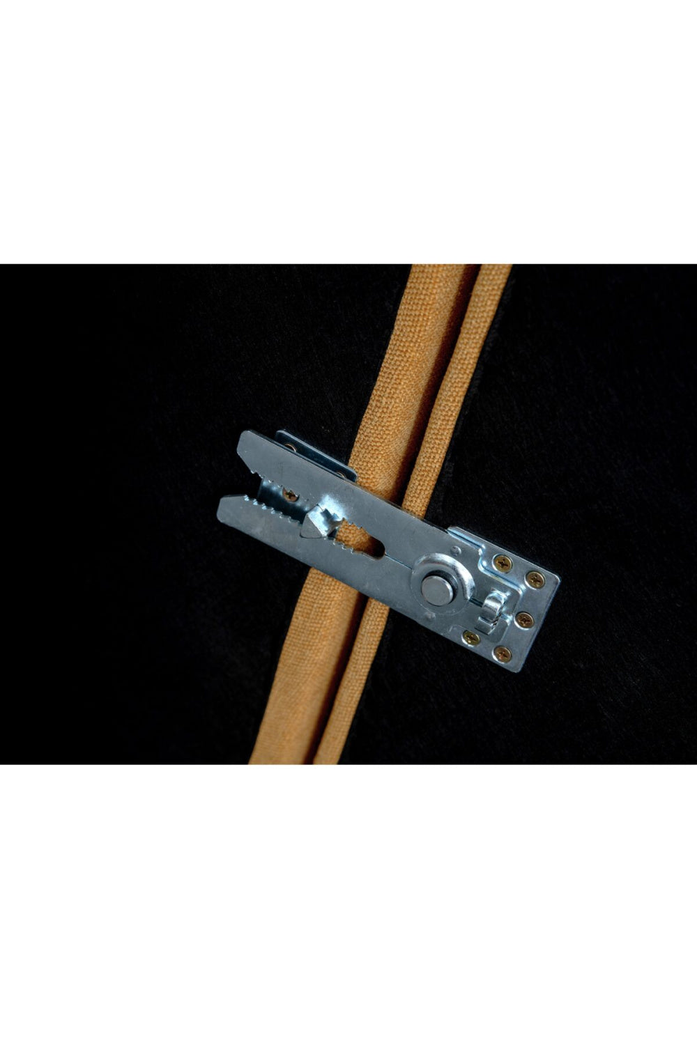 Tufted Cushion Sofa | Novi Living Davie | Oroa.com