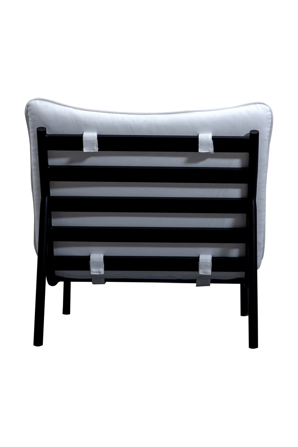Modern Outdoor Cushion Chair | Novi Living Morgan | Oroa.com