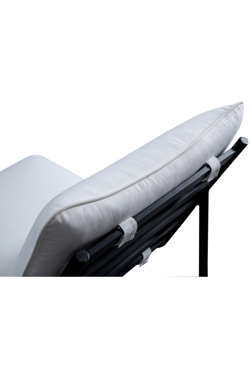 Modern Outdoor Cushion Chair | Novi Living Morgan | Oroa.com