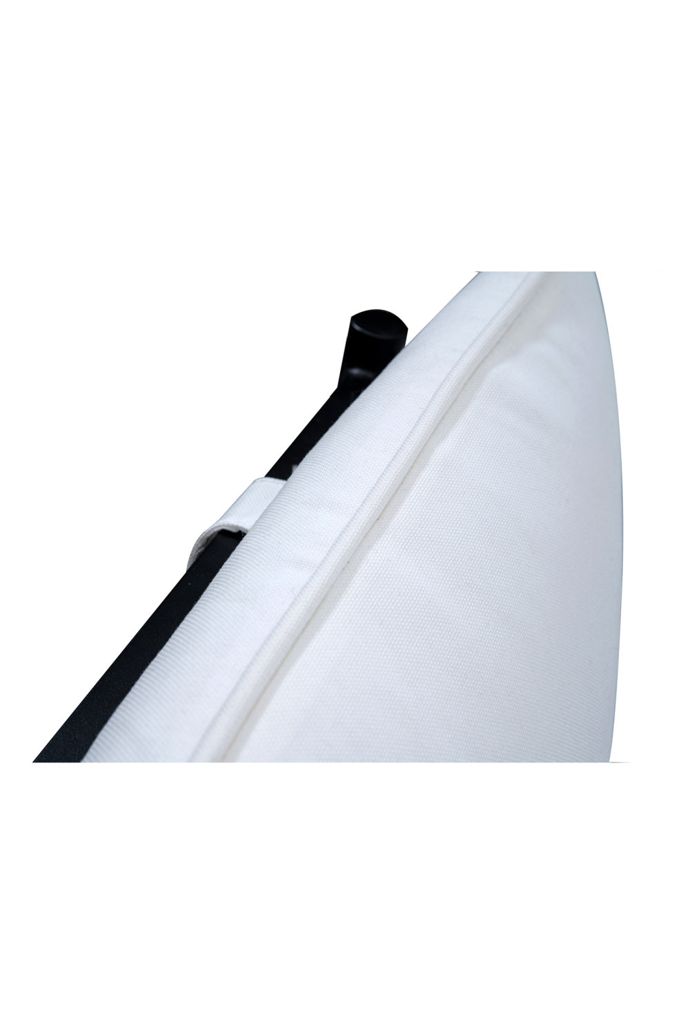 Modern Outdoor Cushion Chair | Novi Living Morgan | Oroa.com