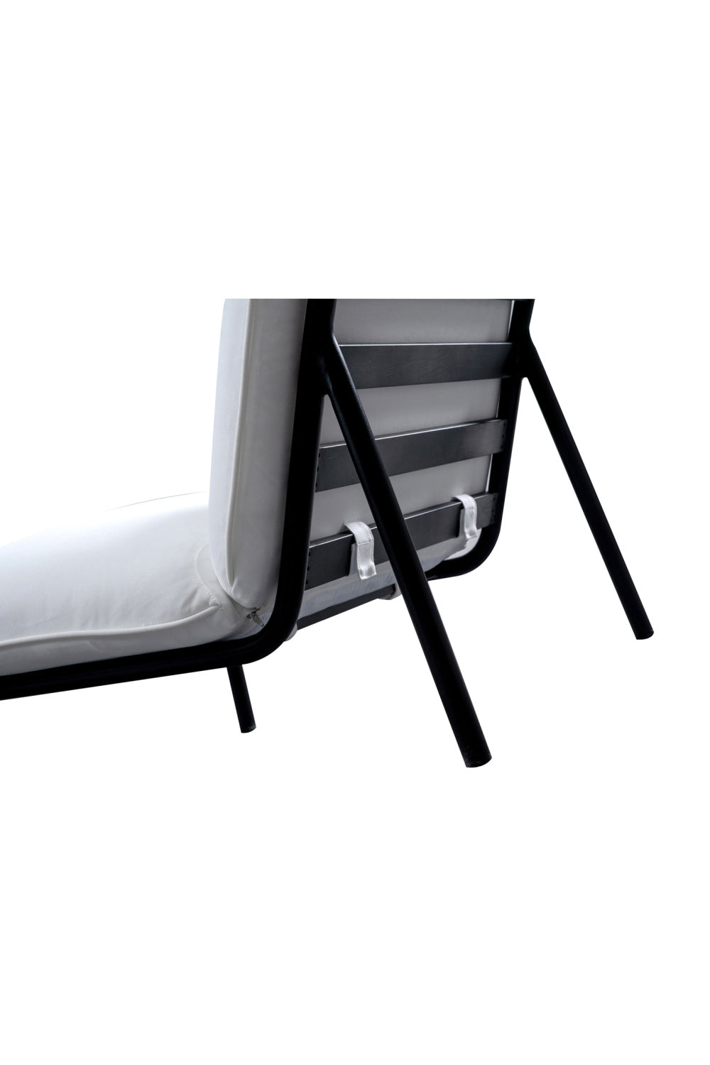 Modern Outdoor Cushion Chair | Novi Living Morgan | Oroa.com