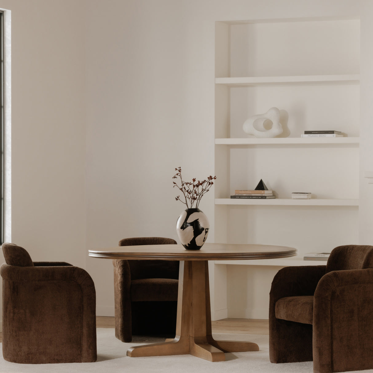 Modern European furniture - Curved Frame Rolling Dining Chair - www.oroa.com