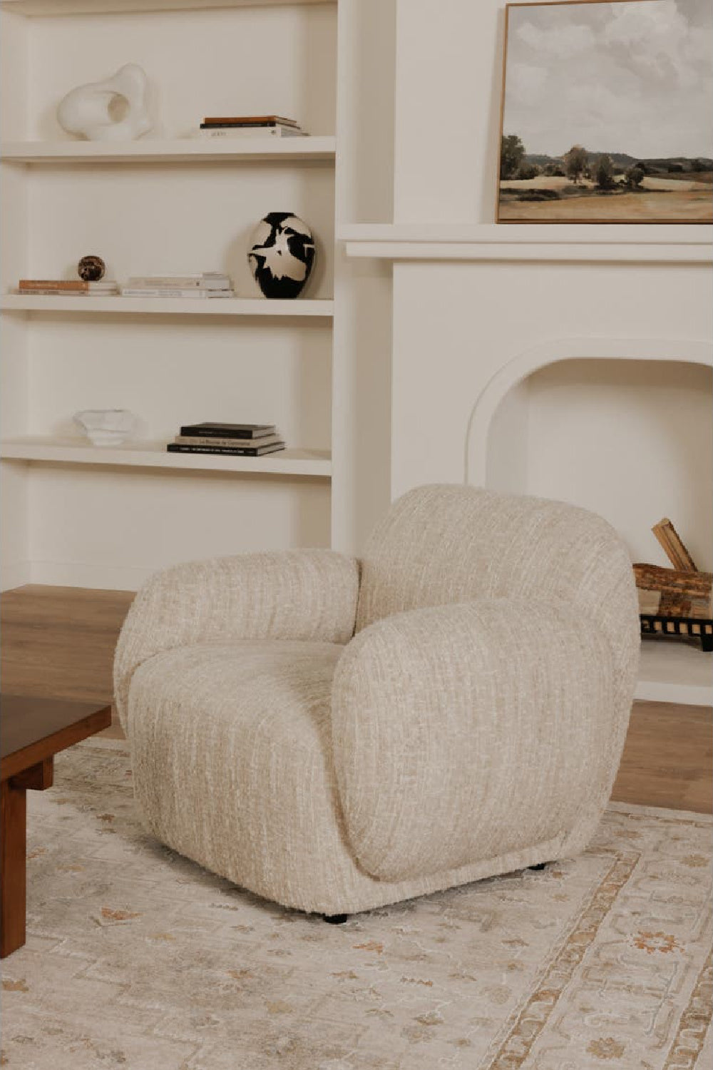 Modern Minimalist Lounge Chair | Novi Living Hazel | Oroa.com