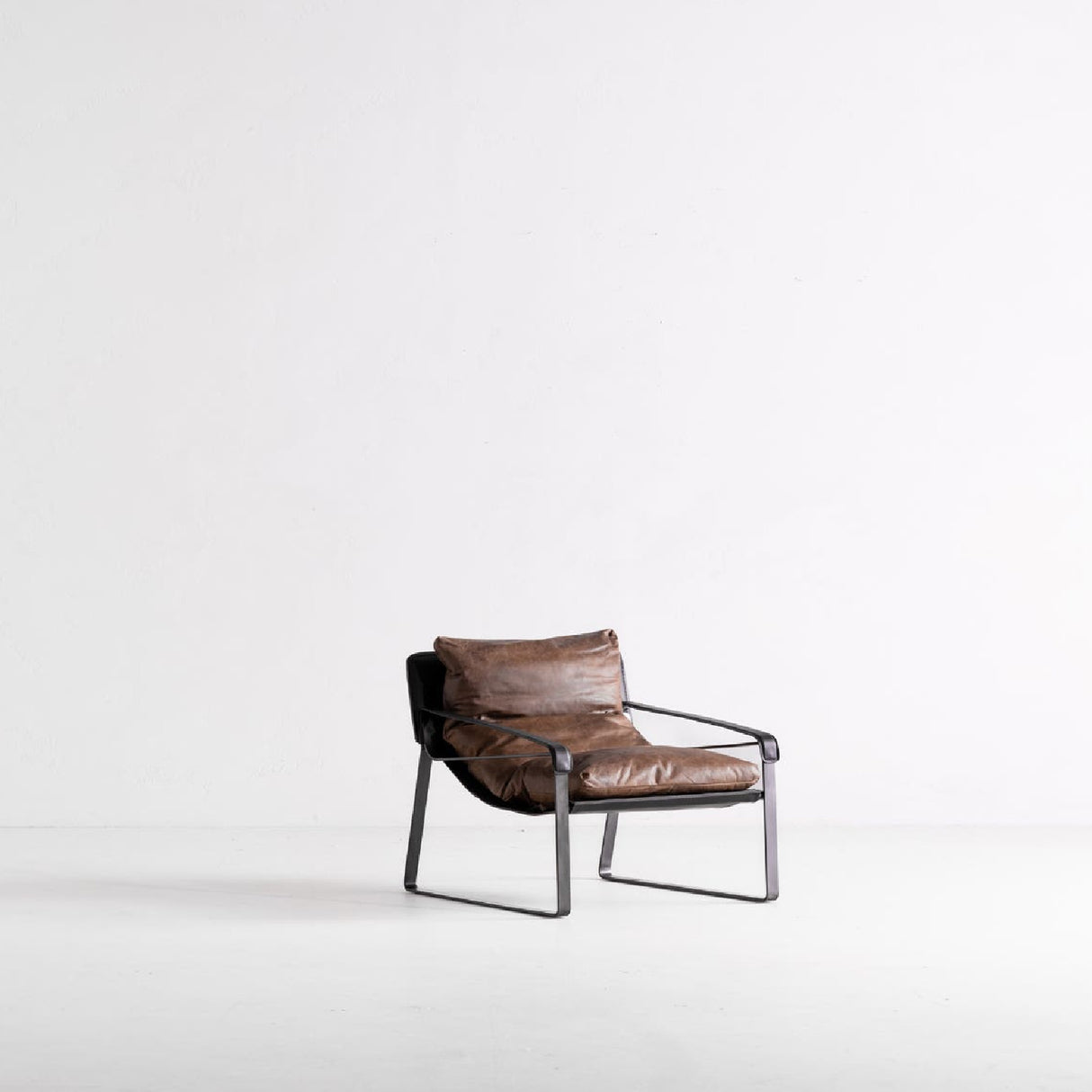 Modern European furniture - Leather Modern Classic Accent Chair - www.oroa.com