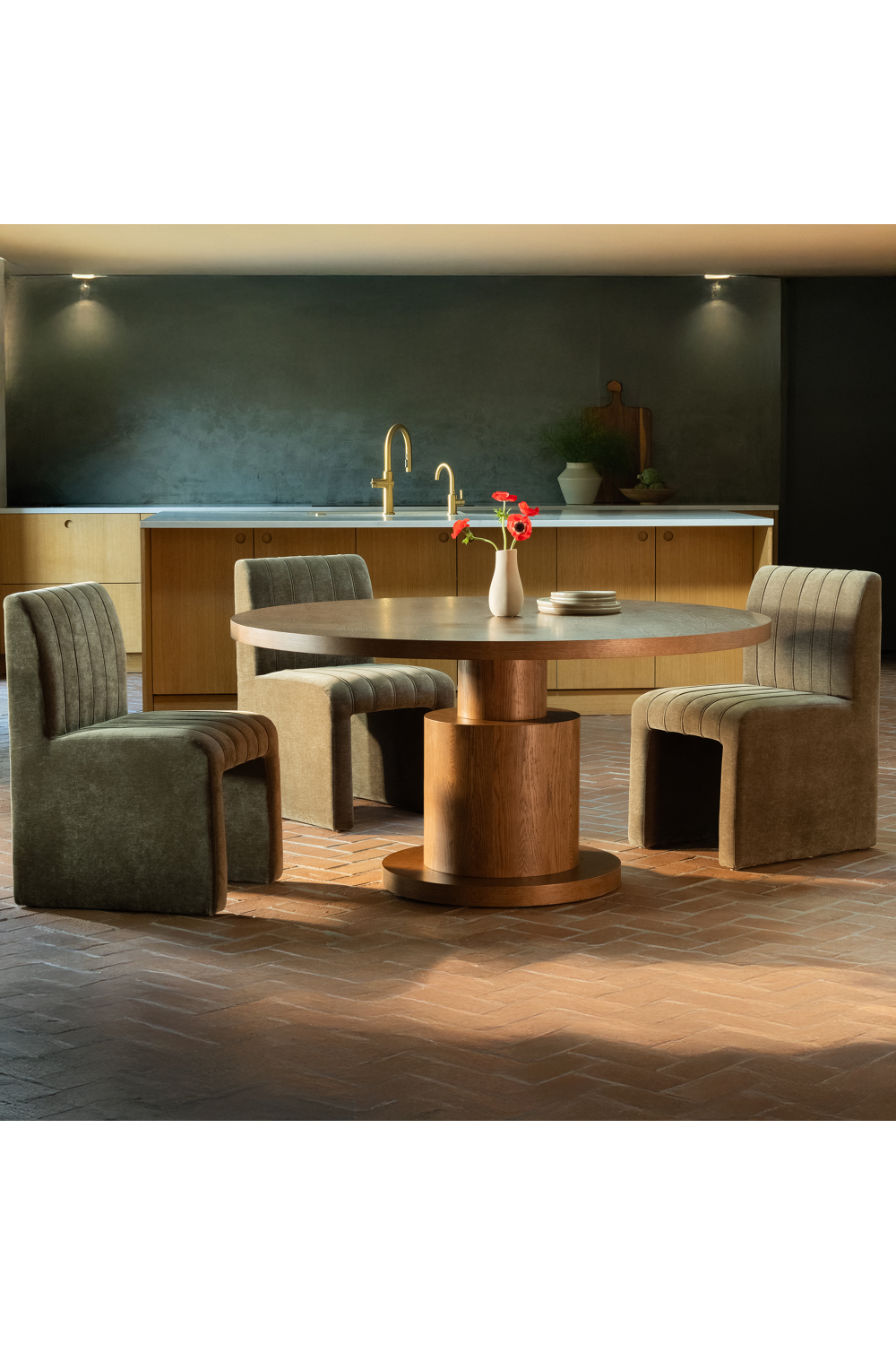 Modern European furniture - Round Oak Dining Table - www.oroa.com