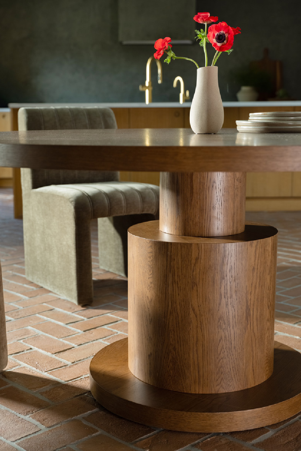 Modern European furniture - Round Oak Dining Table - www.oroa.com