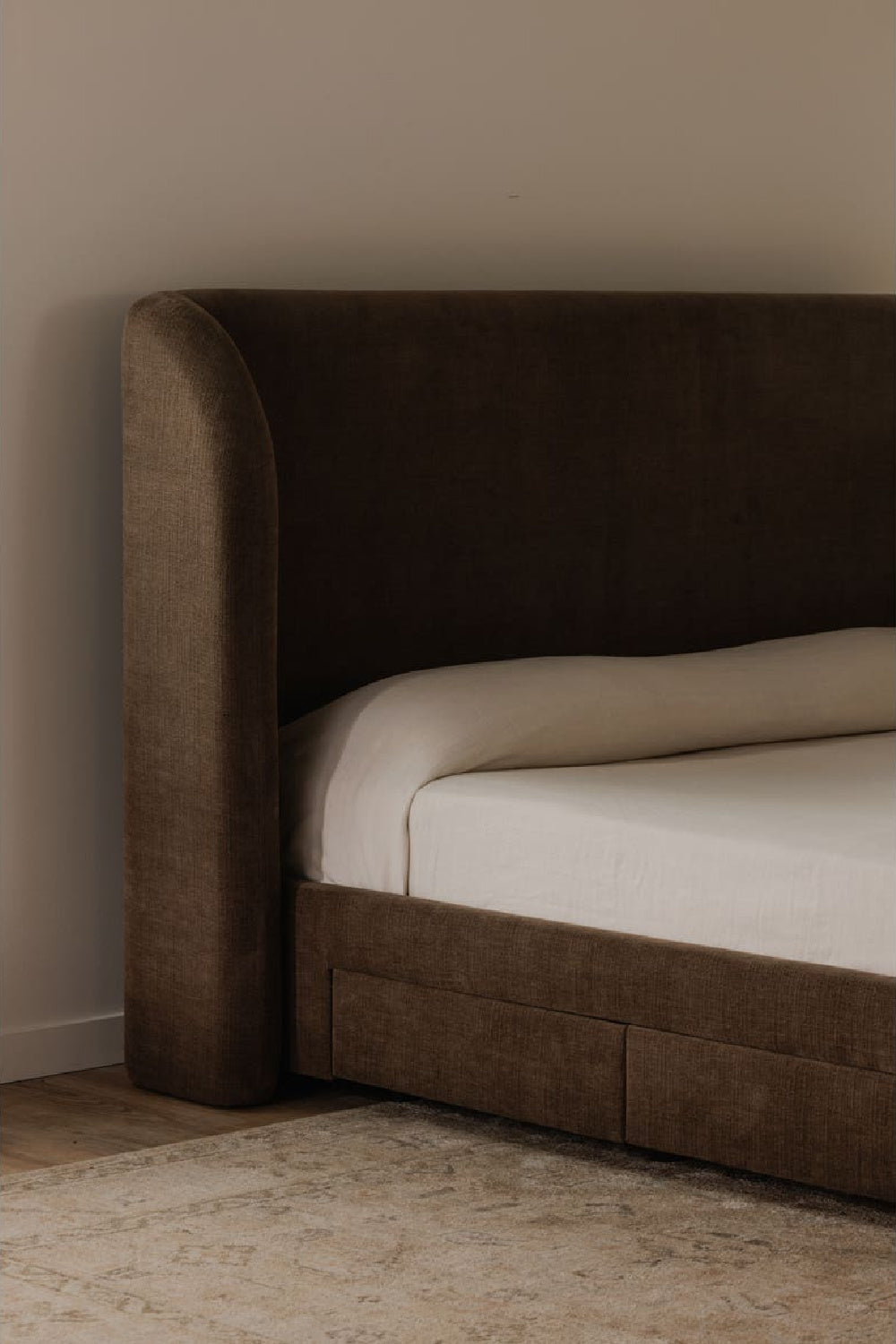 Modern European furniture - Upholstered Storage Bed - www.oroa.com