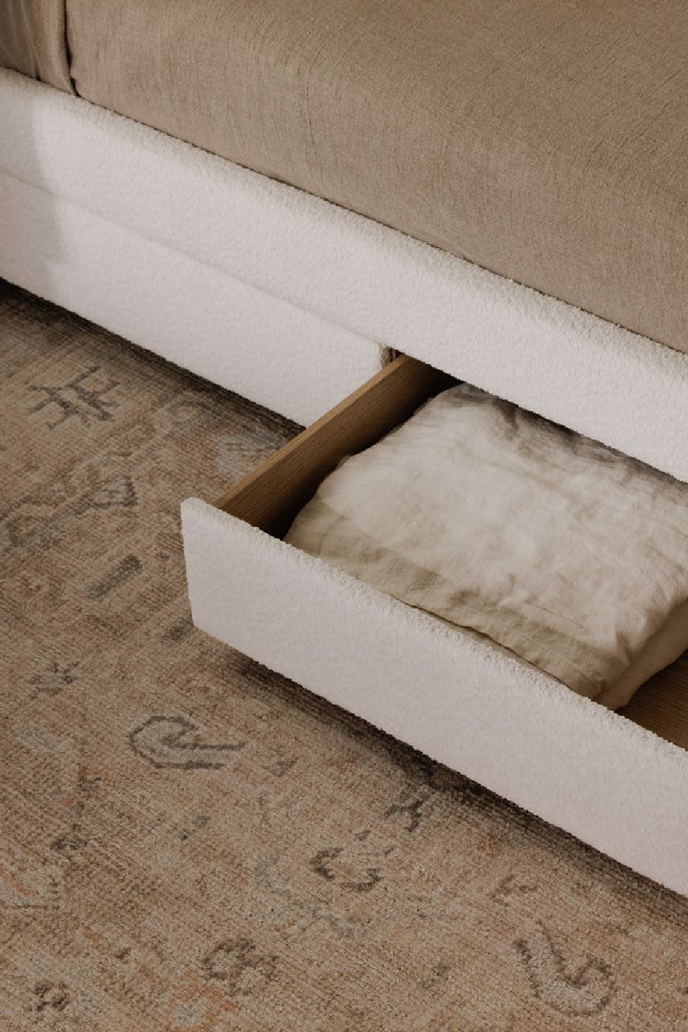 Modern European furniture - Upholstered Storage Bed - www.oroa.com
