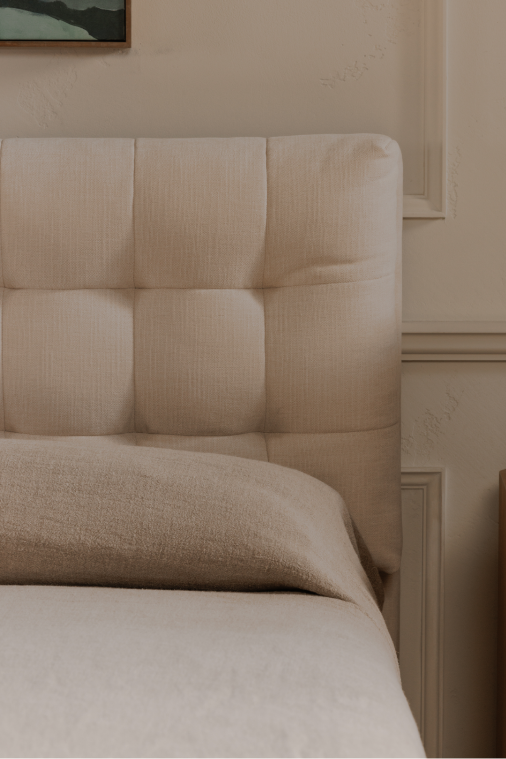 Modern European furniture - Tufted Storage Bed - www.oroa.com