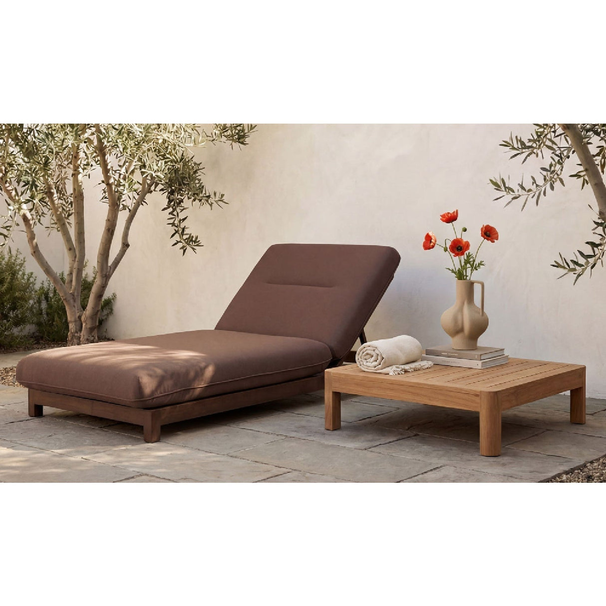 Modern European furniture - Adjustable Outdoor Lounge Chair - www.oroa.com