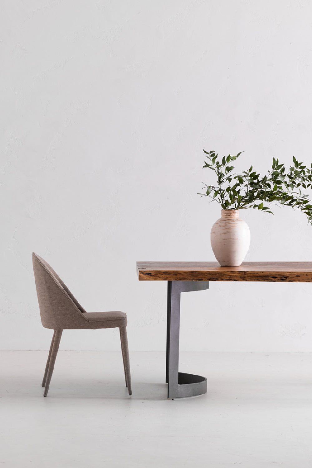 Solid Acacia Wood Dining Table | Novi Living Bent | Oroa.com