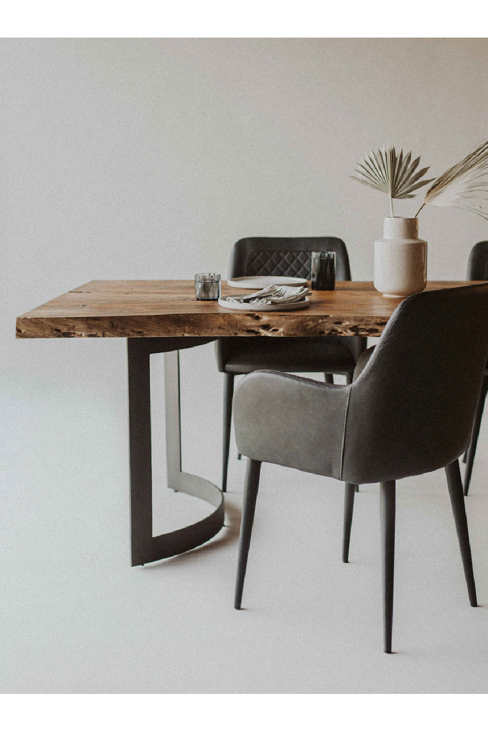 Solid Acacia Wood Dining Table | Novi Living Bent | Oroa.com
