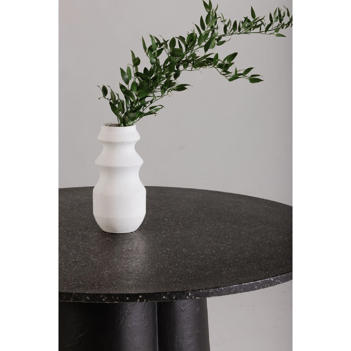 Modern European furniture - minimalist white curved sofa - www.oroa.com