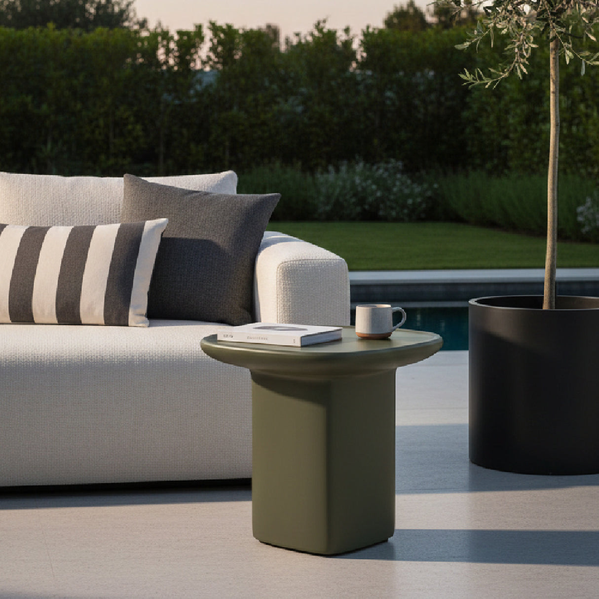 Modern European furniture - Square Concrete Outdoor Side Table - www.oroa.com | Oroa.com