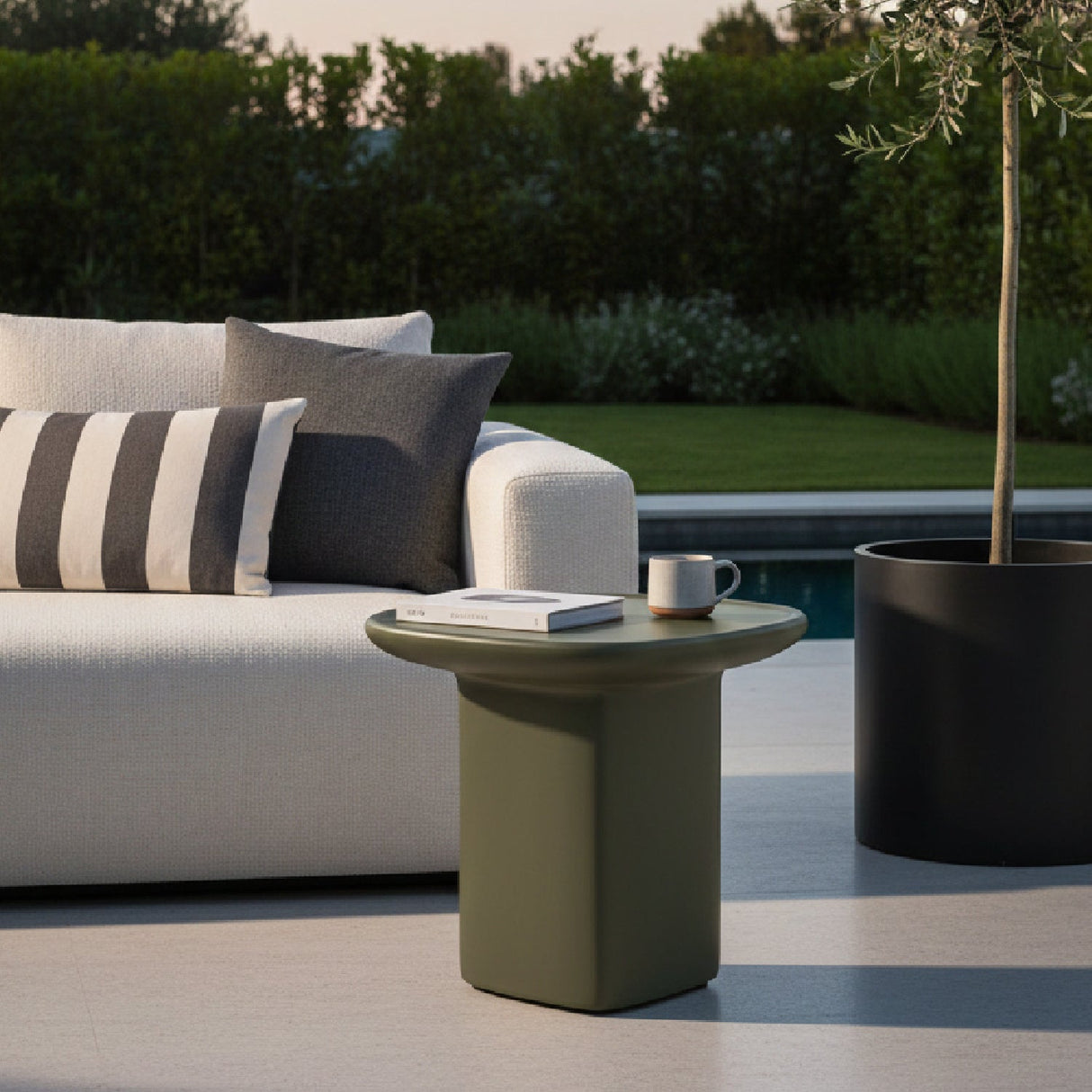 Modern European furniture - Square Concrete Outdoor Side Table - www.oroa.com