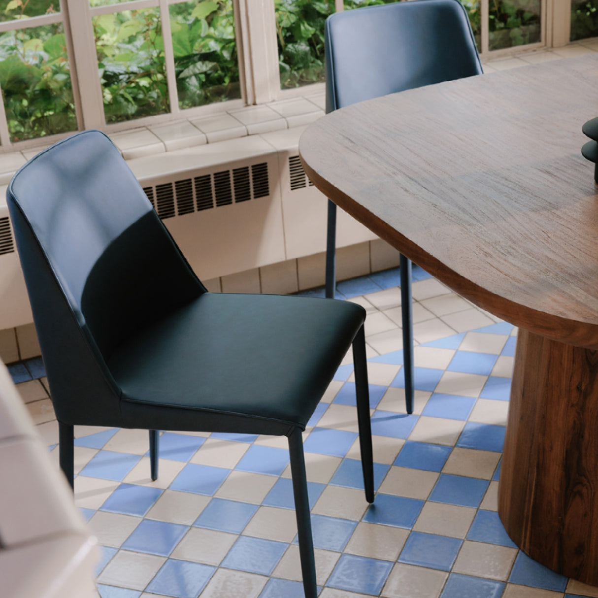 Minimalist Vegan Leather Dining Chairs (2) | Novi Living Nora | Oroa.com