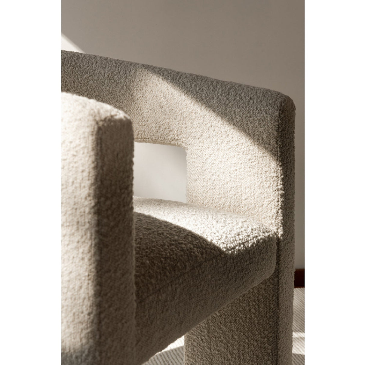 Modern European furniture - Modern 3-Legged Dining Chair - www.oroa.com