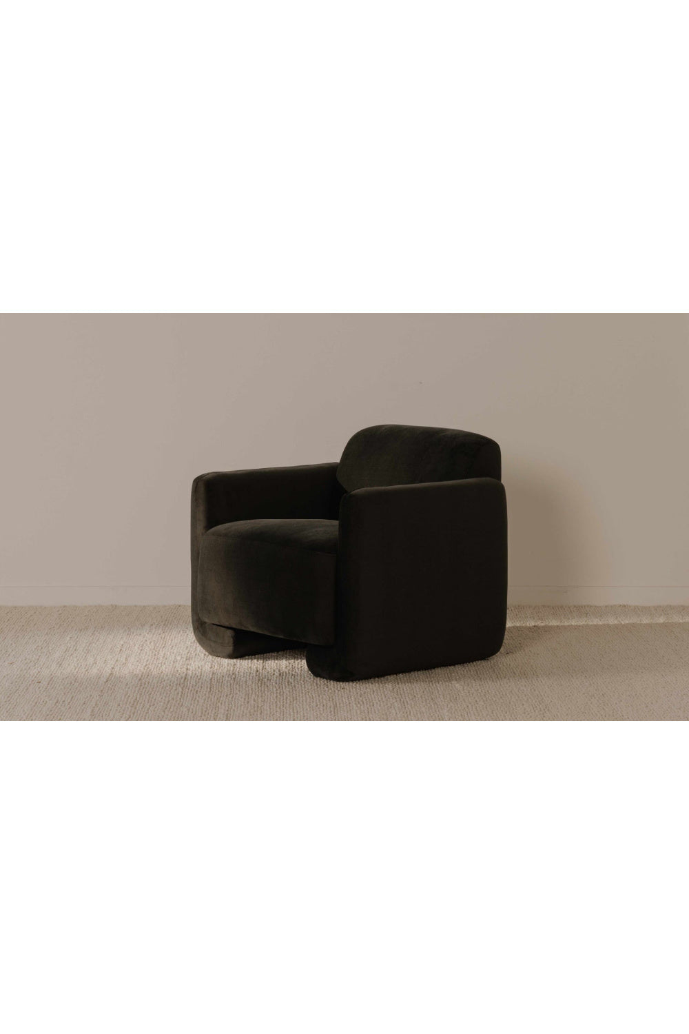 Gray Upholstered Accent Chair | Novi Living Fallon | Oroa.com