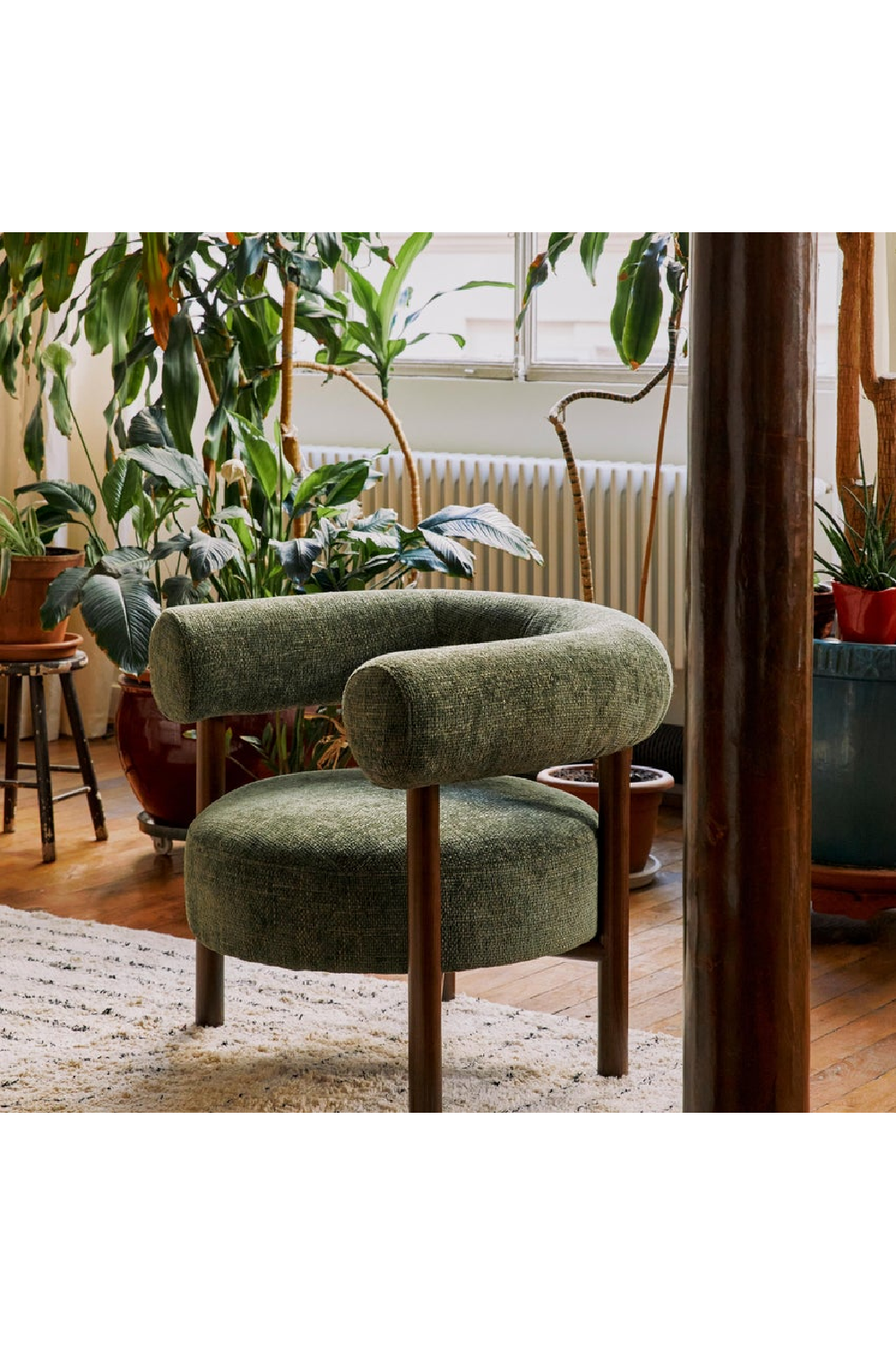 Curved Wood Frame Armchair | Oroa.com