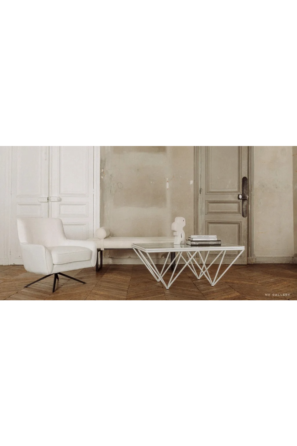 Padded Swivel Armchair M | NV Gallery Golden Gun | Oroa.com