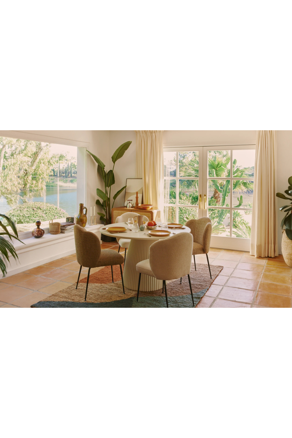 Curved Back Modern Dining Chair | NV Gallery Aero | Oroa.com