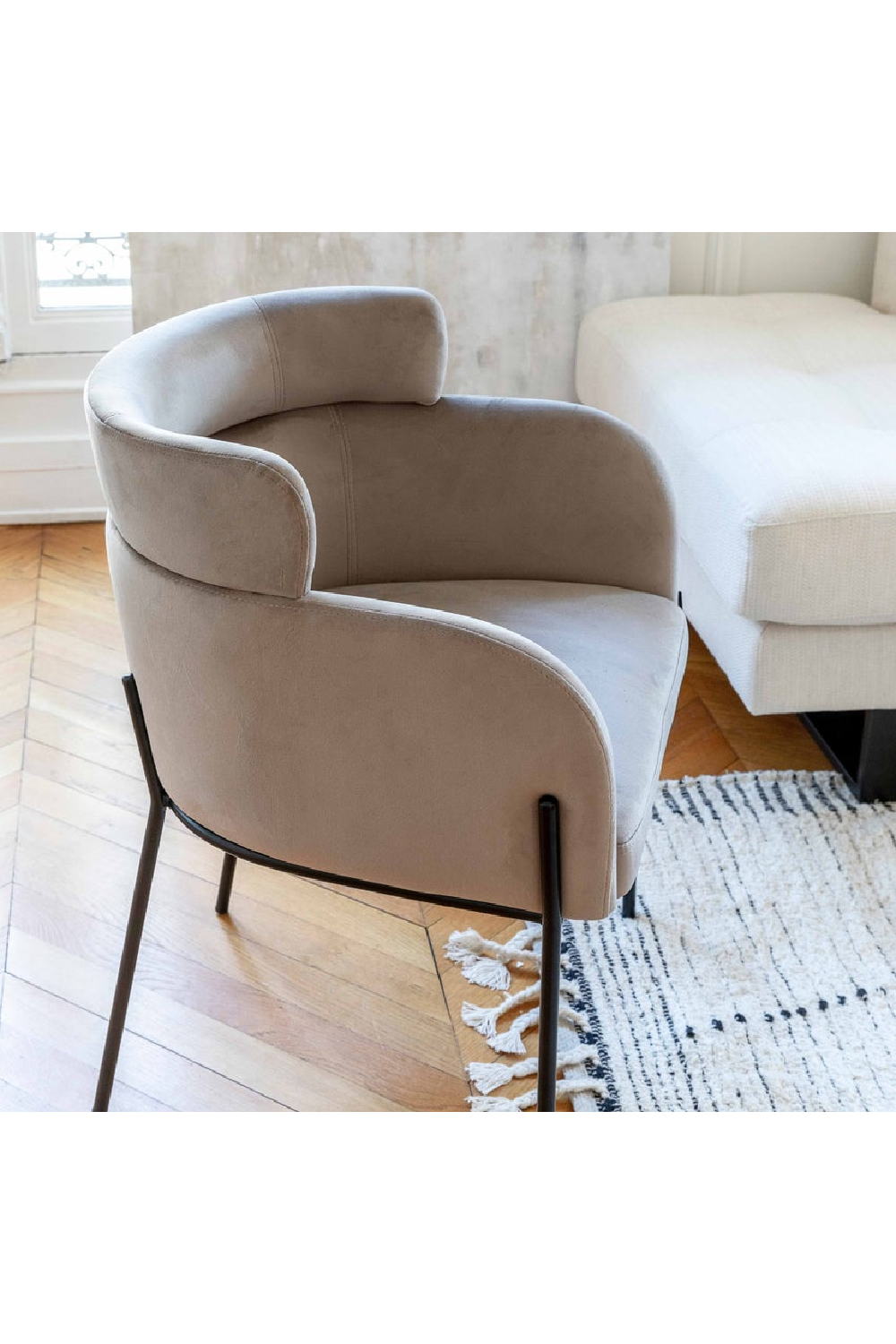 Layered Curve Back Dining Chair | NV Gallery Baron | Oroa.com