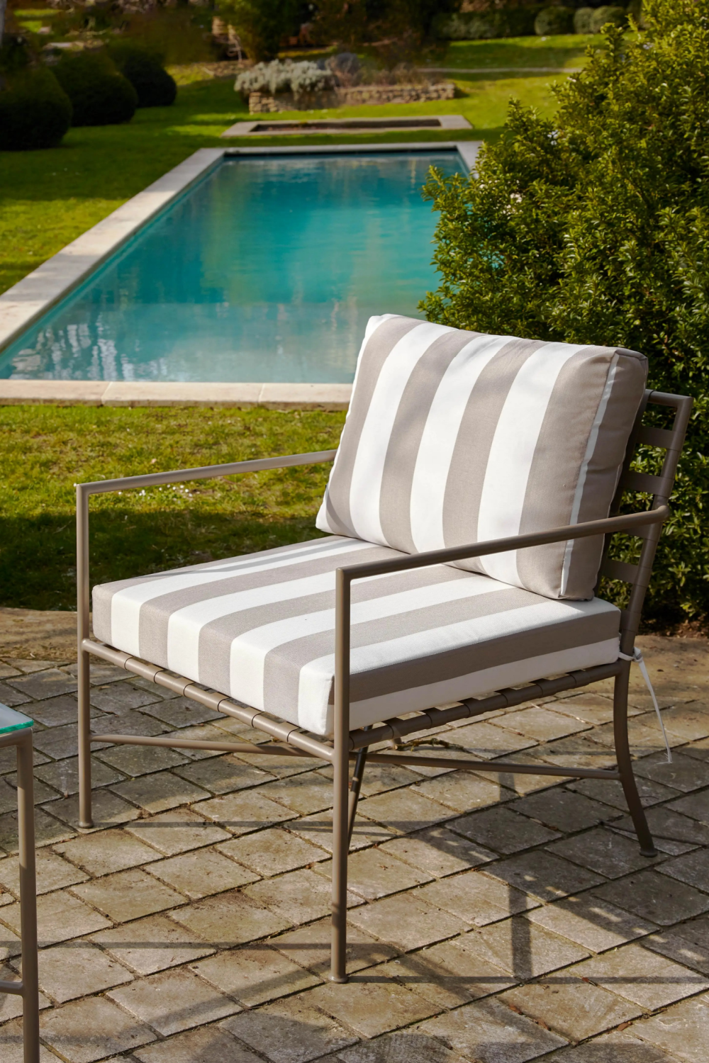 Stripes Outdoor Lounge Chair | NV Gallery Bel Air