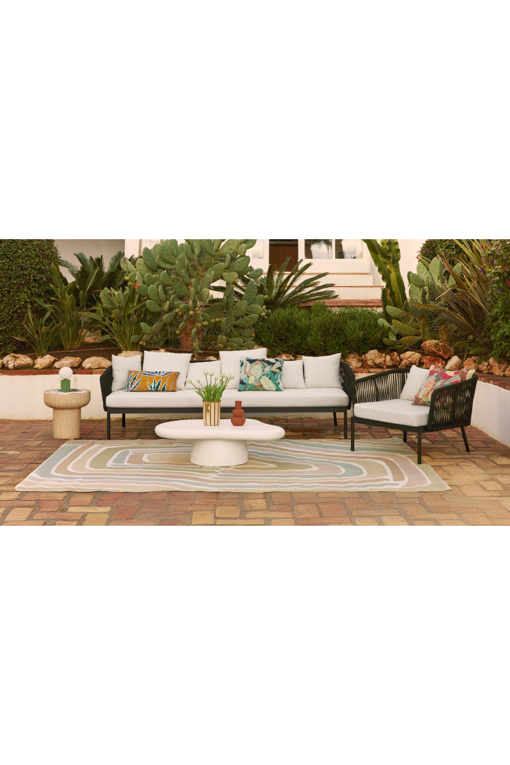 Round Fiberglass Side Table | NV Gallery Calypso | OROA.com