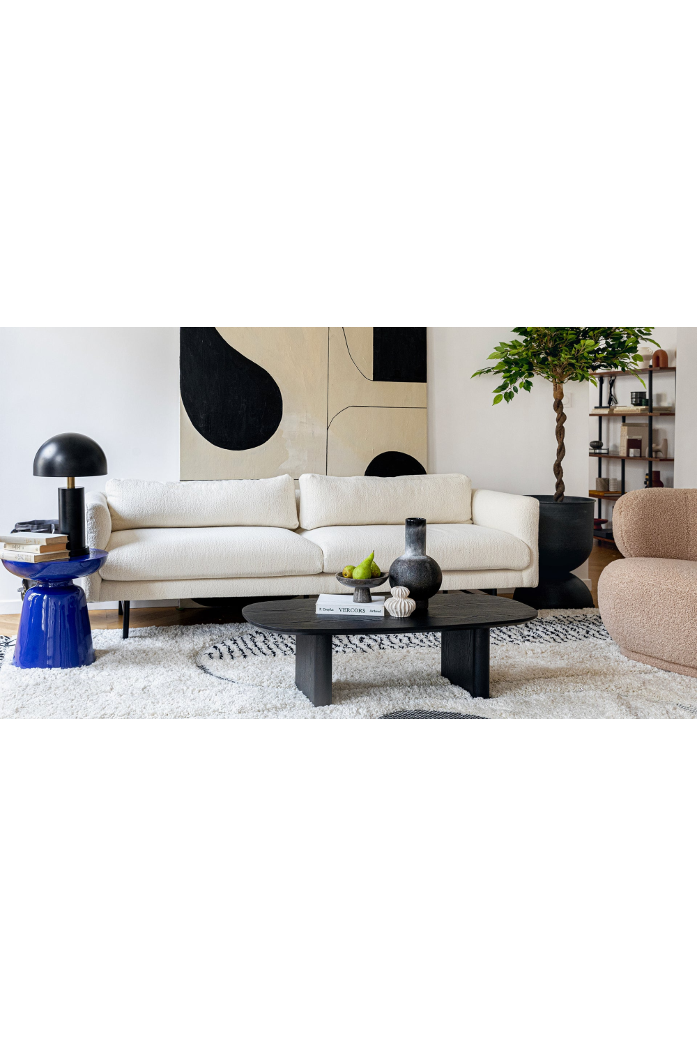 Glossy Sculptured Side Table | NV Gallery Cersei | Oroa.com